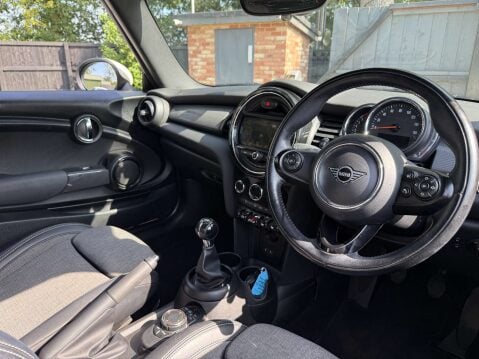 Mini Convertible 1.5 Cooper 2dr 21