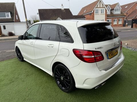 Mercedes-Benz B Class 2.1 B 200 AMG Line Premium D Auto 5dr 17