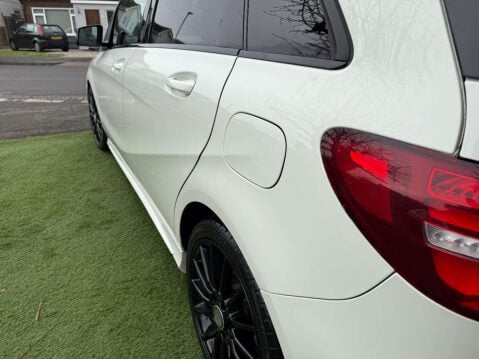 Mercedes-Benz B Class 2.1 B 200 AMG Line Premium D Auto 5dr 31