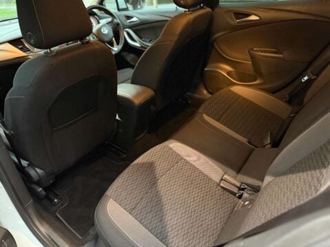 Vauxhall Astra 1.2 Astra SRi T 5dr 61