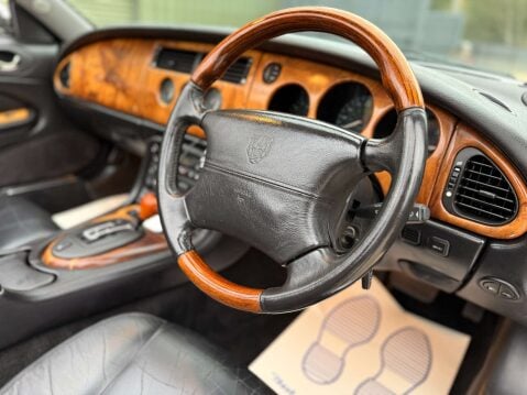 Jaguar XK 4.0 XK8 Convertible Auto 2dr 66