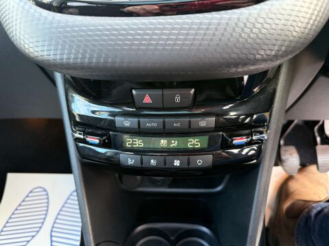Peugeot 2008 1.2 2008 Allure Premium 5dr 61