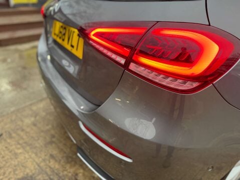 Mercedes-Benz A Class 1.3 A 200 Sport Executive 5dr 43