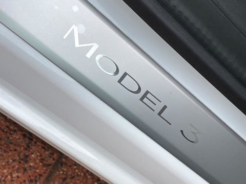 Tesla Model 3 Standard Range Plus Auto 4dr 42