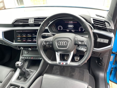 Audi Q3 1.5 TFSI CoD 35 Edition 1 Euro 6 (s/s) 5dr 11