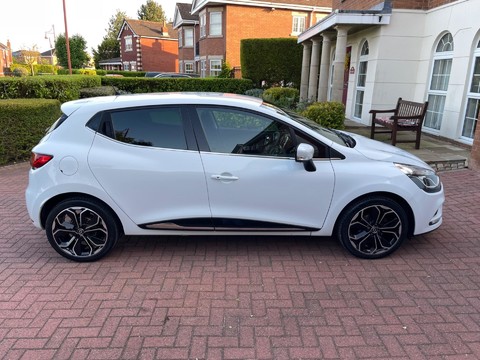 Renault Clio 0.9 TCe Iconic Euro 6 (s/s) 5dr 9
