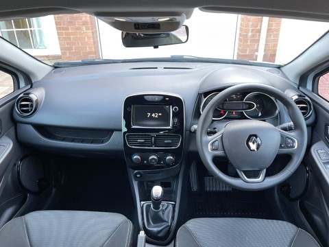 Renault Clio 0.9 TCe Iconic Euro 6 (s/s) 5dr 13