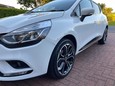 Renault Clio 0.9 TCe Iconic Euro 6 (s/s) 5dr 28