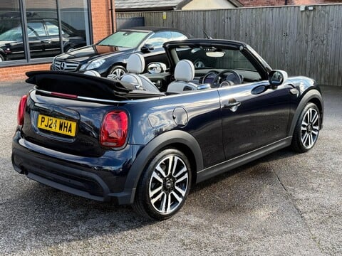 Mini Convertible 1.5 Cooper Exclusive Steptronic Euro 6 (s/s) 2dr 7