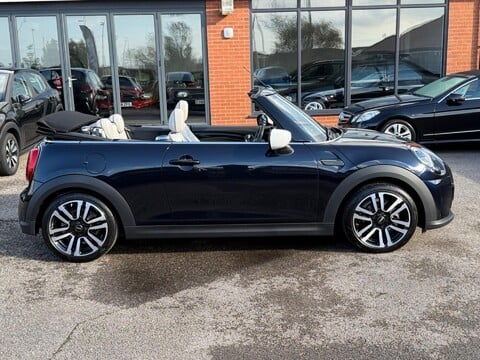 Mini Convertible 1.5 Cooper Exclusive Steptronic Euro 6 (s/s) 2dr 8