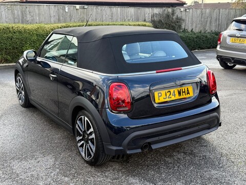 Mini Convertible 1.5 Cooper Exclusive Steptronic Euro 6 (s/s) 2dr 47