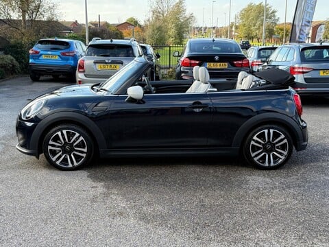 Mini Convertible 1.5 Cooper Exclusive Steptronic Euro 6 (s/s) 2dr 4