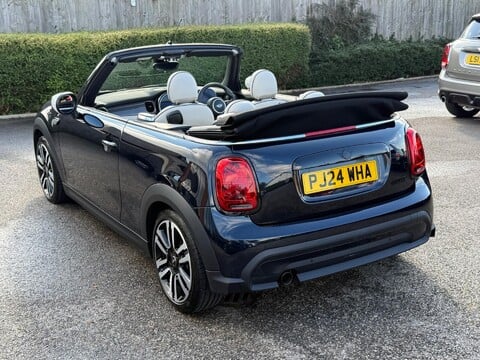 Mini Convertible 1.5 Cooper Exclusive Steptronic Euro 6 (s/s) 2dr 5