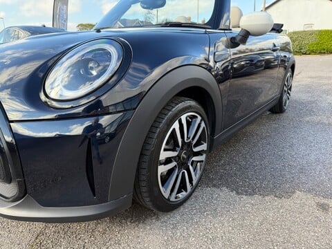 Mini Convertible 1.5 Cooper Exclusive Steptronic Euro 6 (s/s) 2dr 23