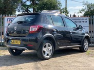 Dacia Sandero Stepway 1.5 dCi Laureate Euro 5 5dr 9