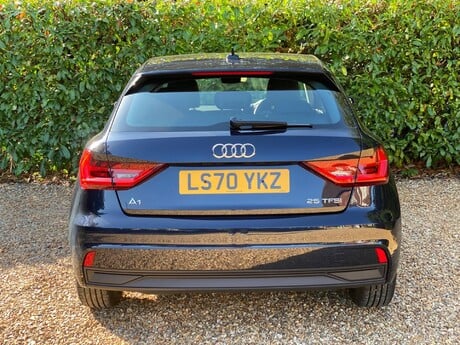 Audi A1 1.0 TFSI 25 Technik Sportback Euro 6 (s/s) 5dr 8