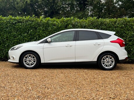 Ford Focus 1.0T EcoBoost Titanium Euro 5 (s/s) 5dr 8