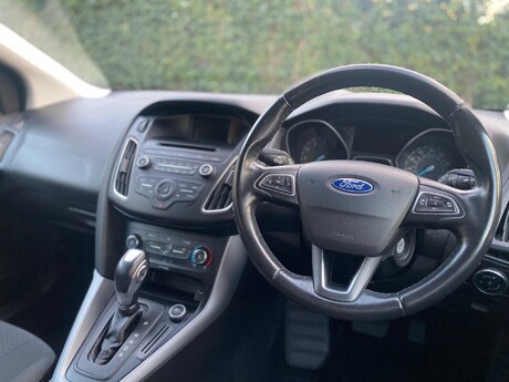 Ford Focus 1.6 Zetec Powershift Euro 6 5dr 29