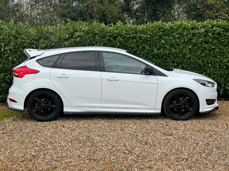 Ford Focus 1.0T EcoBoost Zetec S Euro 6 (s/s) 5dr 17