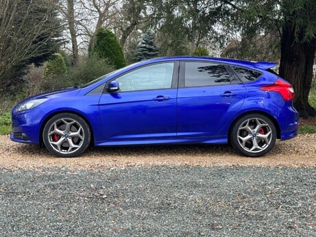 Ford Focus 2.0T EcoBoost ST-3 Euro 5 (s/s) 5dr 3