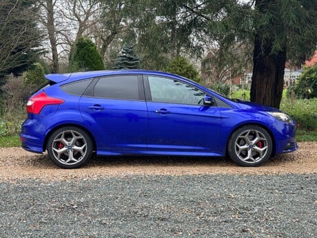 Ford Focus 2.0T EcoBoost ST-3 Euro 5 (s/s) 5dr 14