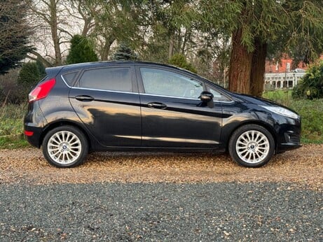 Ford Fiesta 1.0T EcoBoost Titanium Euro 5 (s/s) 5dr 4