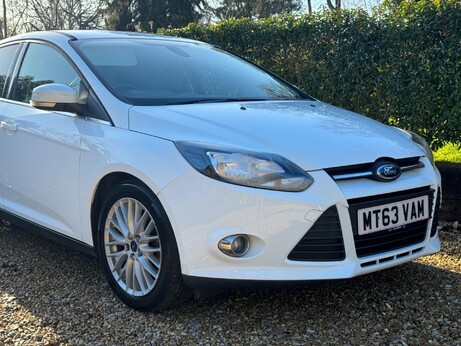 Ford Focus 1.0T EcoBoost Zetec Euro 5 (s/s) 5dr 2