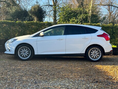 Ford Focus 1.0T EcoBoost Zetec Euro 5 (s/s) 5dr 10