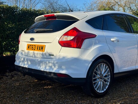 Ford Focus 1.0T EcoBoost Zetec Euro 5 (s/s) 5dr 5