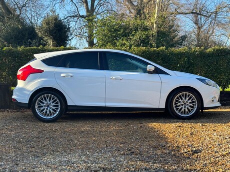 Ford Focus 1.0T EcoBoost Zetec Euro 5 (s/s) 5dr 4