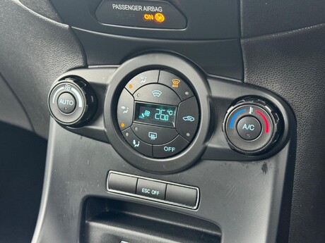 Ford Fiesta 1.6T EcoBoost ST-3 Euro 6 3dr 31