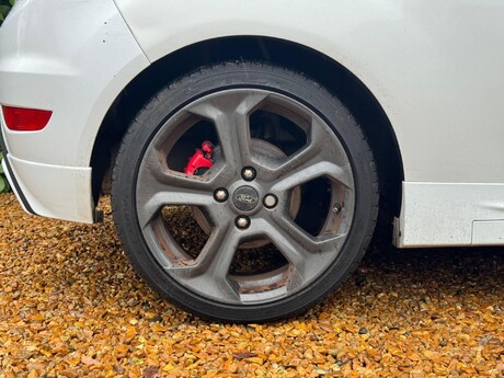 Ford Fiesta 1.6T EcoBoost ST-3 Euro 6 3dr 37