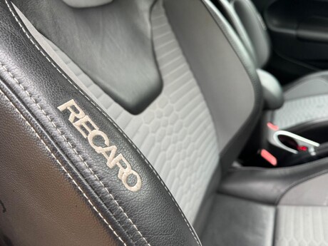 Ford Fiesta 1.6T EcoBoost ST-3 Euro 6 3dr 46