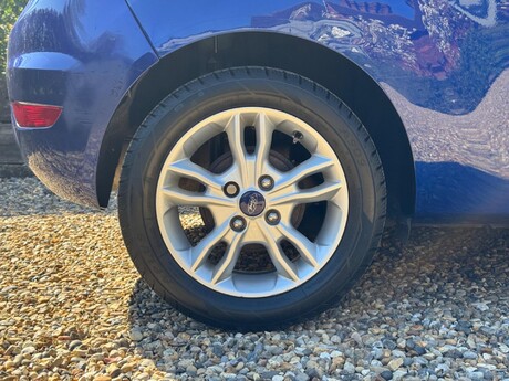 Ford Fiesta 1.25 Zetec Euro 6 3dr 15