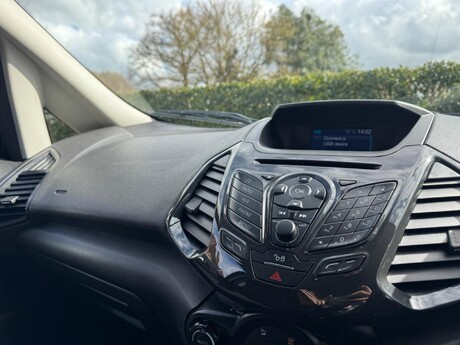 Ford Ecosport 1.0T EcoBoost Titanium 2WD Euro 6 (s/s) 5dr 10