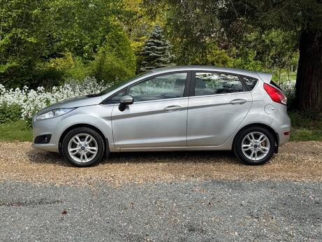 Ford Fiesta 1.0T EcoBoost Zetec Euro 5 (s/s) 5dr 3