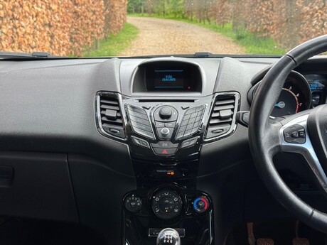 Ford Fiesta 1.0T EcoBoost Zetec Euro 5 (s/s) 5dr 14