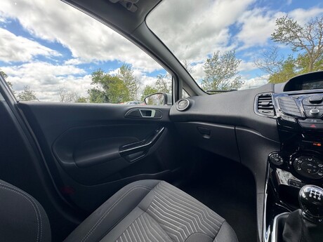 Ford Fiesta 1.0T EcoBoost Zetec Euro 5 (s/s) 5dr 28