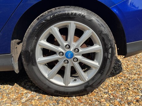 Ford Focus 1.5 TDCi Titanium Euro 6 (s/s) 5dr 21