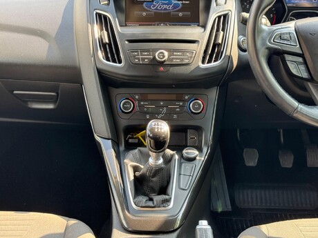 Ford Focus 1.5 TDCi Titanium Euro 6 (s/s) 5dr 9