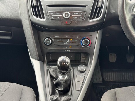 Ford Focus 1.0T EcoBoost Zetec Euro 6 (s/s) 5dr 15