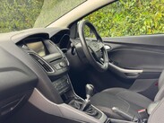 Ford Focus 1.0T EcoBoost Zetec Euro 6 (s/s) 5dr 17