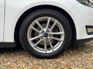 Ford Focus 1.0T EcoBoost Zetec Euro 6 (s/s) 5dr 27