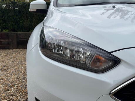 Ford Focus 1.0T EcoBoost Zetec Euro 6 (s/s) 5dr 39