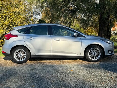 Ford Focus 1.0T EcoBoost Zetec Euro 6 (s/s) 5dr 14