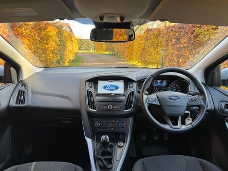 Ford Focus 1.0T EcoBoost Zetec Euro 6 (s/s) 5dr 17