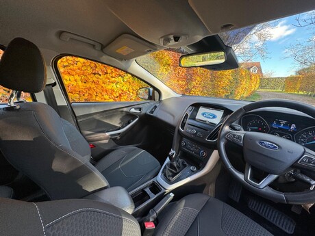 Ford Focus 1.0T EcoBoost Zetec Euro 6 (s/s) 5dr 41