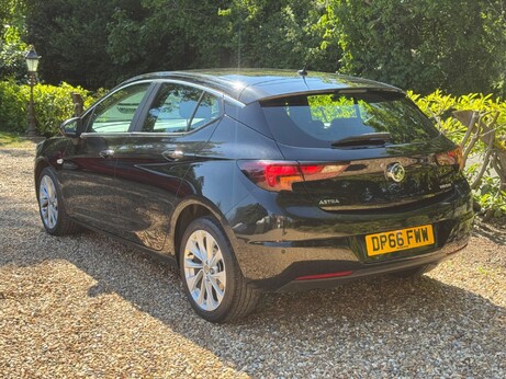Vauxhall Astra 1.4i Turbo Design Euro 6 5dr 2