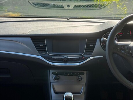 Vauxhall Astra 1.4i Turbo Design Euro 6 5dr 11