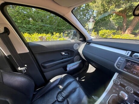 Land Rover Range Rover Evoque 2.2 SD4 Pure 4WD Euro 5 (s/s) 5dr 33